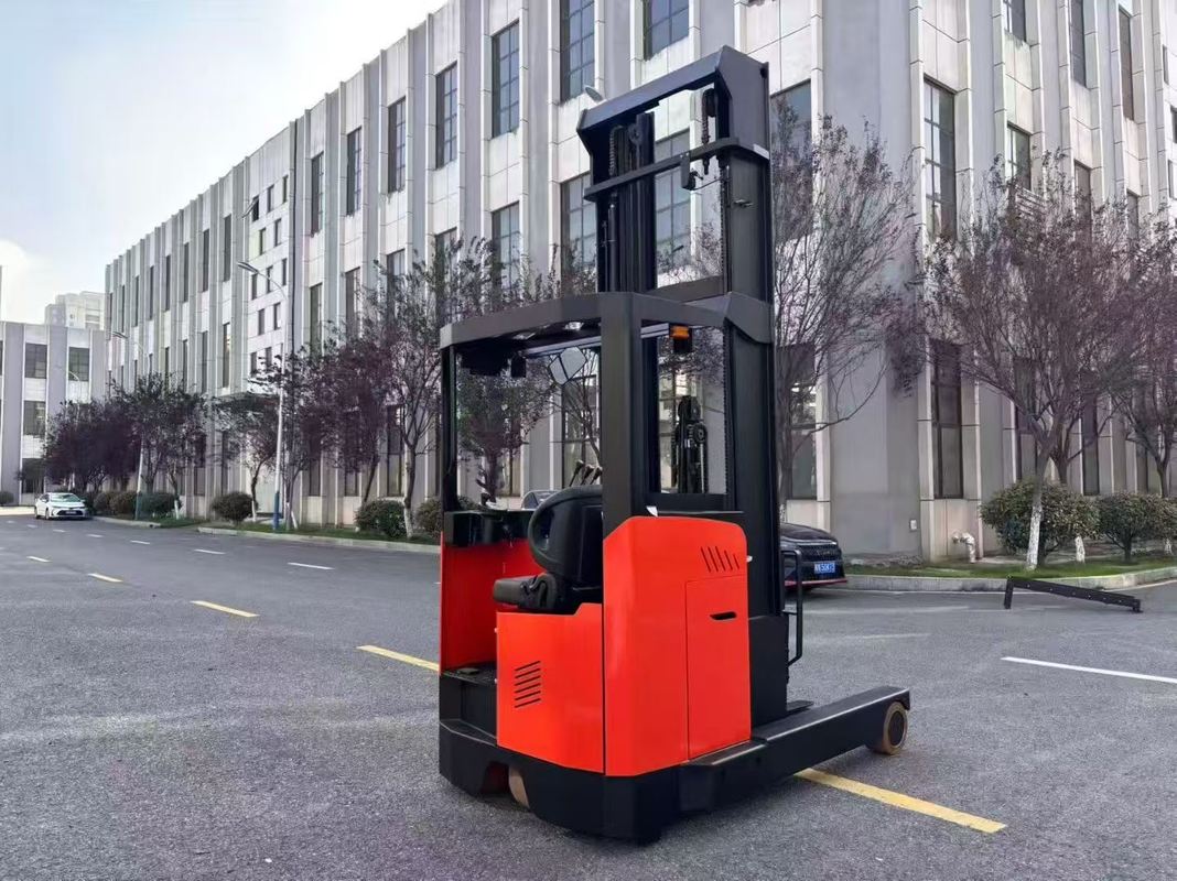 3 Tons Reach Truck, Electronic Steering, Shock Absorption, Overheat Protection